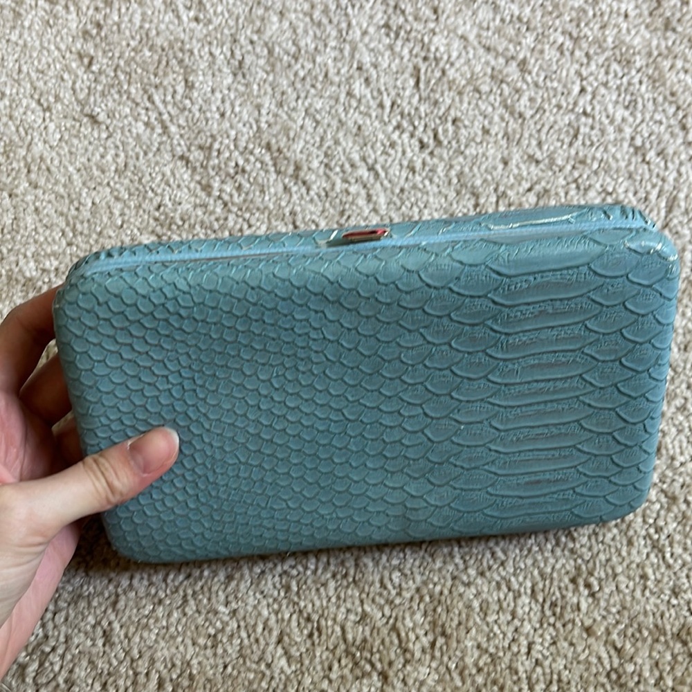 Light blue clutch